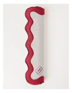 Brand new 🌟 Heritage Florence Scalloped Edge Table Runner In Red And White 🌟 -Barcraft shop unnamed file 1052